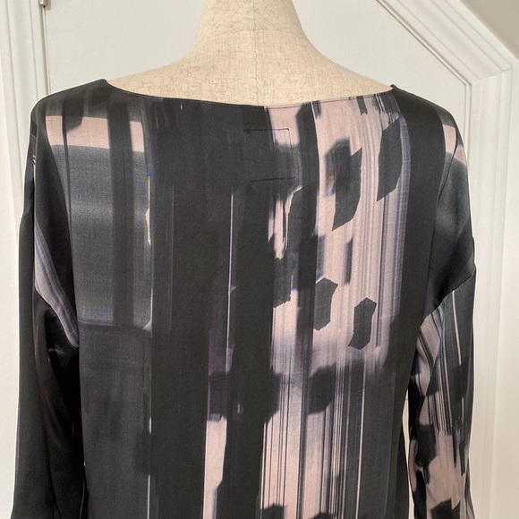NWT!! Washable Silk Hi-Lo Top - Picture 4 of 7
